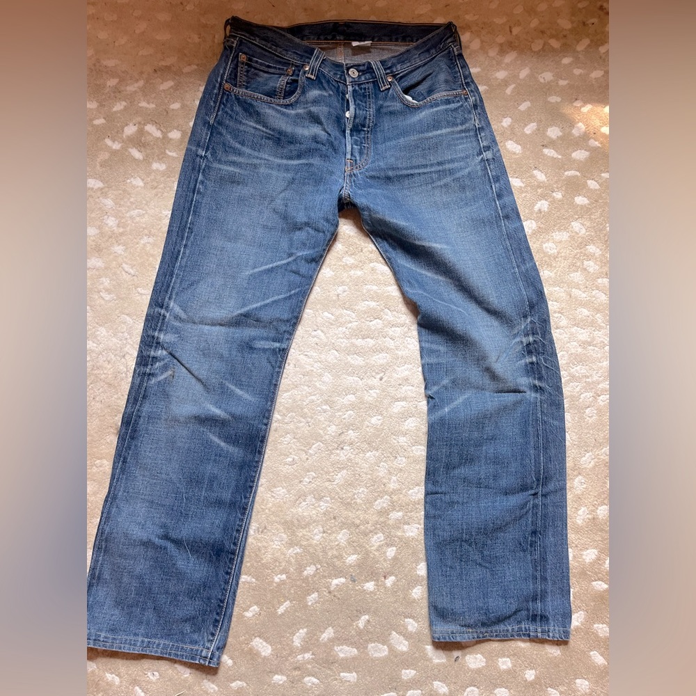 Levi’s dark blue 501’s